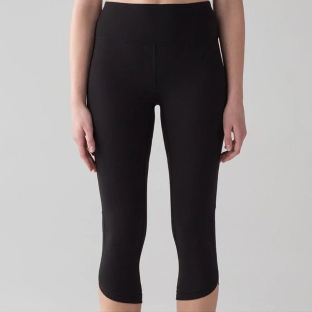 Lululemon Revitalize Crop (21") - Picture 4 of 12